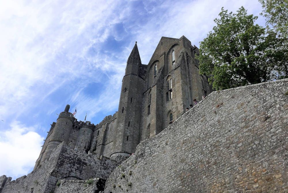 grijsopreis-frankrijk-highlight-mont-saint-michel-muren-mobiel