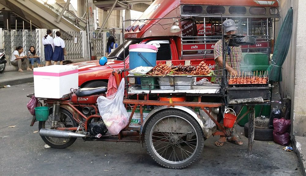 grijsopreis-thailand-eten-op-straat-mobiel Eten op straat in Thailand